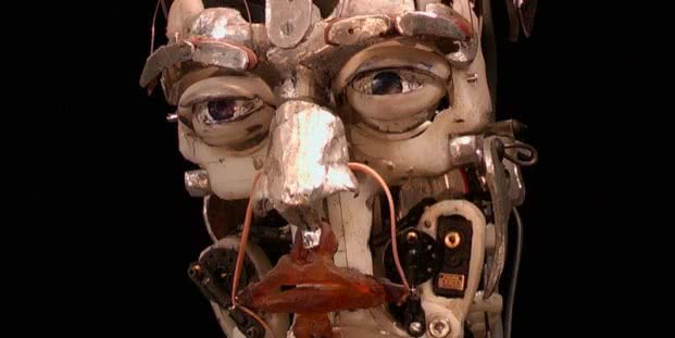 'Skeletal Reflections' de Chico MacMurtrie, Premio VIDA 4.0 © Chico MacMurtrie/Amorphic Robot Works.