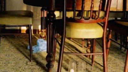 ruben_ramos_balsas_sillas_y_vaso_2006