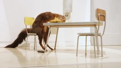 Cattelan_Maurizio._Bidibidobidiboo2.jpg_editado-1