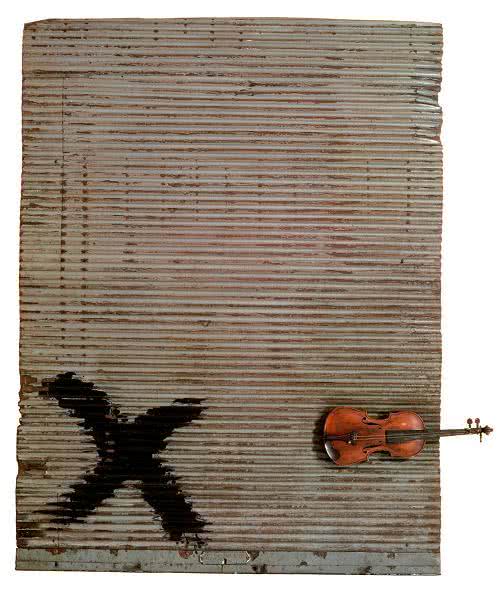 antoni_tapies_Porta_metallica_i_violi