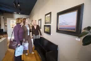 publico_en_galeria_de_arte