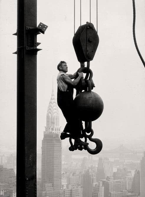 Empire-State-Building-bola-ca-1930-1931