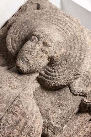 06-medievo_sepulcro-clara-sanches_0