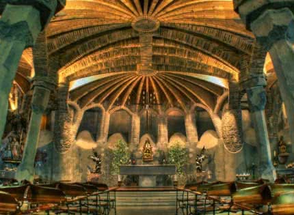 guell_cripta_gaudi-8