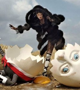 Tim-Walker-KK-Humpty-Dumpty-2010-640x720