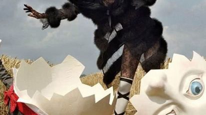 Tim-Walker-KK-Humpty-Dumpty-2010-640x720