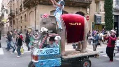 Ultim_itinerant_Elefant_Trapezi