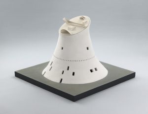 Le Corbusier (Charles-Édouard Jeanneret). Asamblea, Chandigarh, 1961-1964. 1964. Maqueta de la estructura de la cubierta. Escayola y madera pintada. The Museum of Modern Art, Nueva York. Donación de Barbara Jakobson y del Architecture & Design Purchase Fund, 2010. © 2014 FLC-VEGAP.