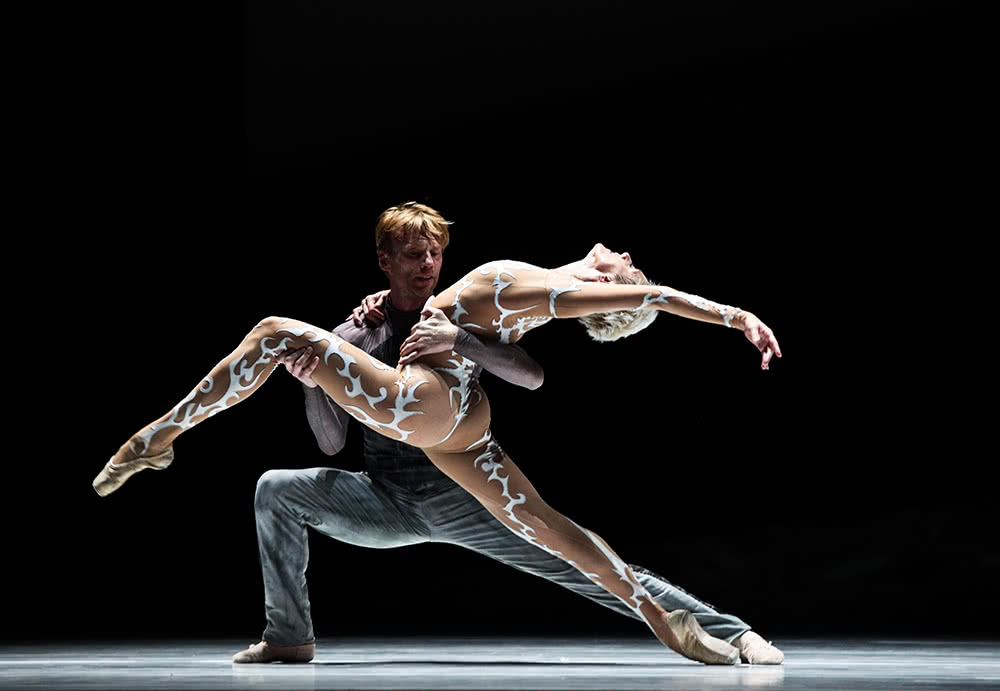 кто является режиссером балетного спектакля. режиссер балета. екатерина борченко михайловский. врачева наталья помреж по балету театра сац фото. режиссёр балетного спектакля.