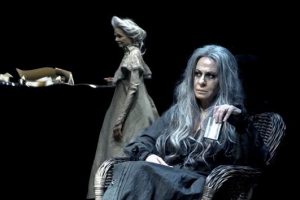 Mariana Cordero en 'Éramos tres hermanas'. Foto: Ros Ribas.