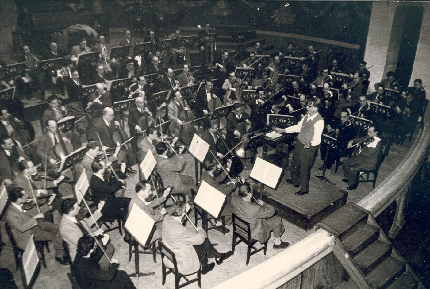 La OBC dirigida por Eduard Toldrá en 1950. (Foto: Suárez)