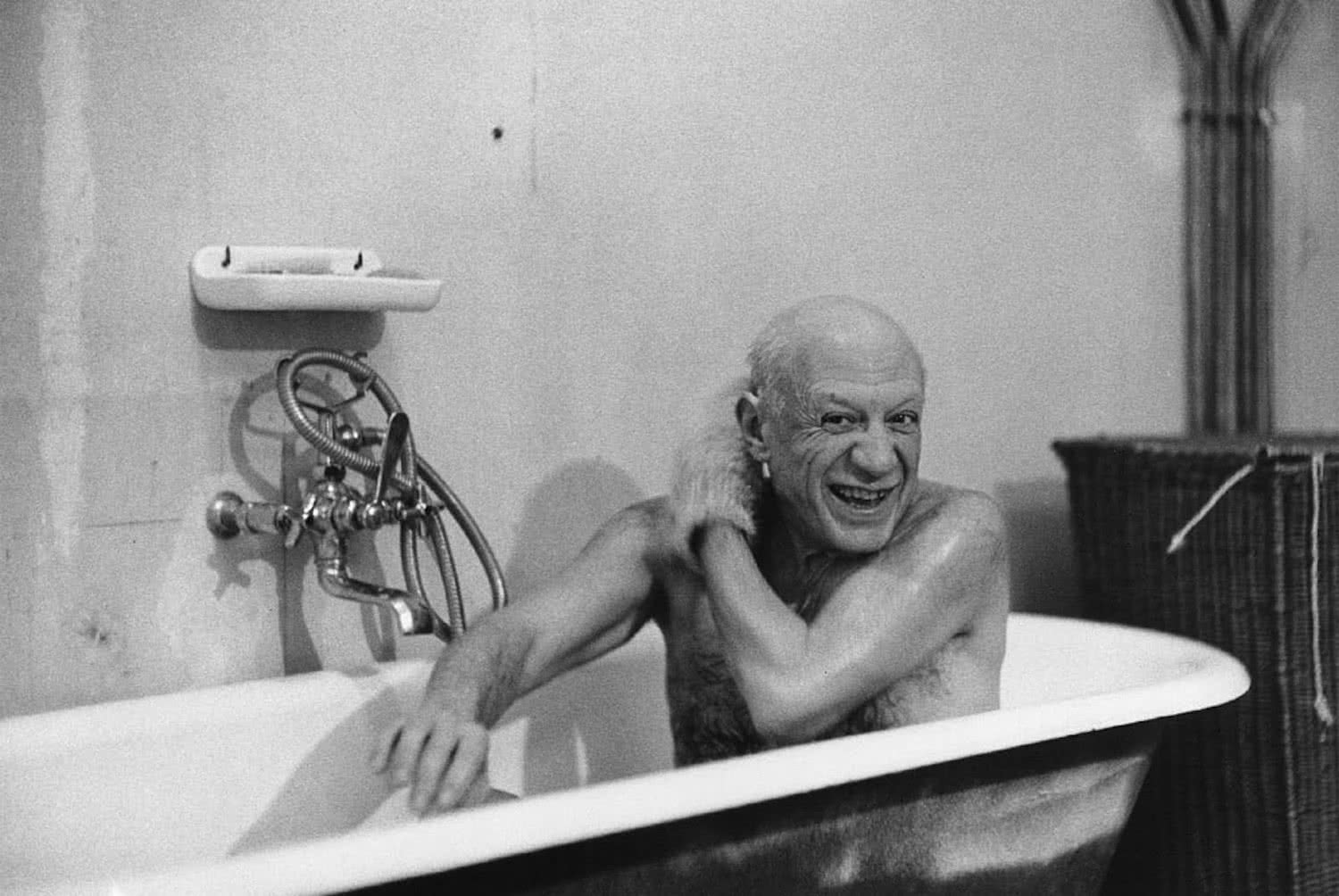 David Douglas Duncan. Picasso en su casa de la Riviera. 1956.