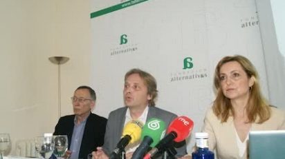 Enrique Bustamante, Fernando Rueda y Patricia Corredor durante la presentación del informe.