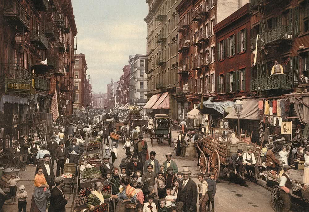 Anonymous. Mulberry Street, New York, photochrom (Collection Marc Walter / Courtesy).