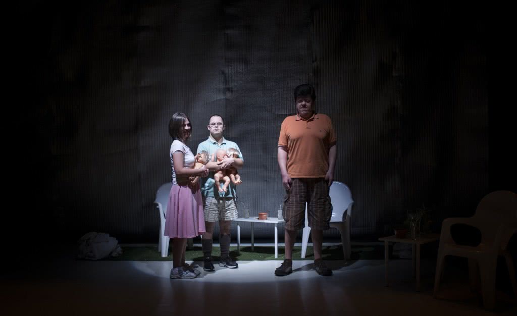 Una mirada diferente. La cantante calva. Foto Miguel Louro Costa