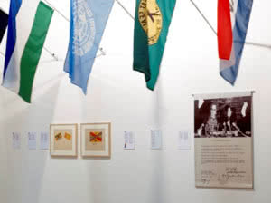 PETER COFFIN. Grow Your Own: Micronations, Concept Nations, and Independent Sovereign States from Around the World , 2005-2014. [Obra en proceso]. Instalación.