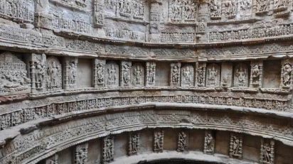 © Archaeological Survey of India, View of ornamentation of the well-shaft - Rani-ki-Vav (the Queen’s Stepwell) at Patan, Gujarat (India).