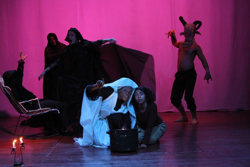 Laboratorio Escénico Univalle. El coloquio de los perros