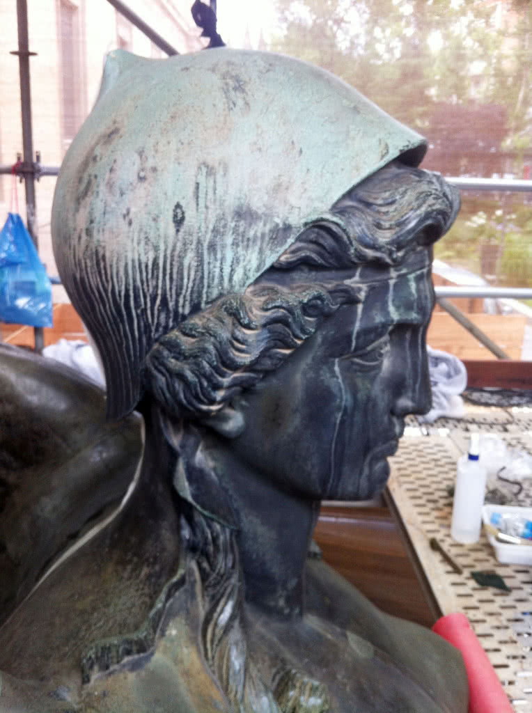 Una de las esculturas del MAN antes de su restauración (Foto: MAN)