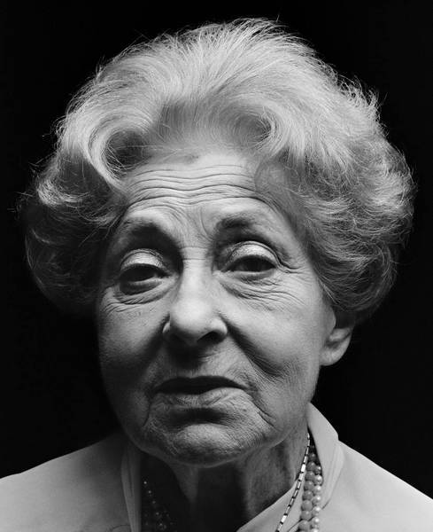Juana Mordó, galerista. Impresión fotográfica sobre papel baritado, 40 x 30 cm. 1985 © Alberto Schommer, VEGAP, Madrid, 2014.