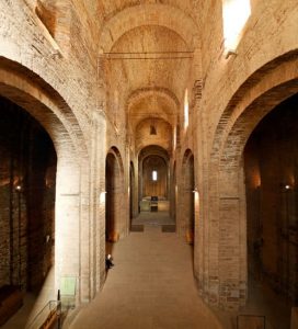 San Vicente de Cardona. Créditos: José Giribet- Dirección General de Archivos, Bibliotecas, Museos y Patrimonio. Licencia Creative Commons Reconocimiento - No comercial - Sin obras derivadas