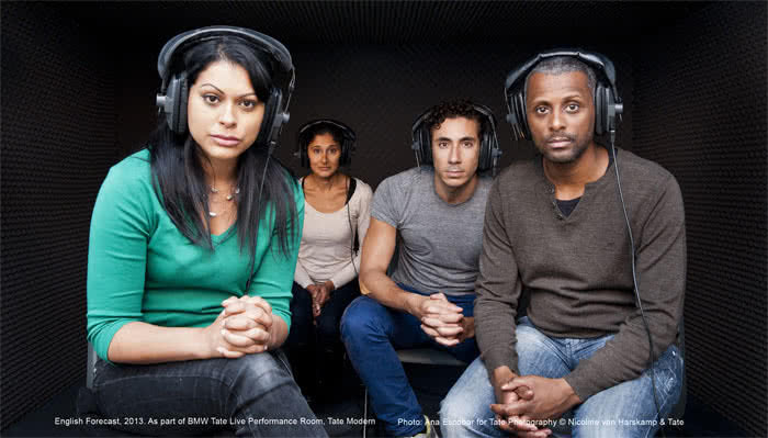 Imagen de la instalación 'English Forecast' de la artista Nicoline van Harskamp.