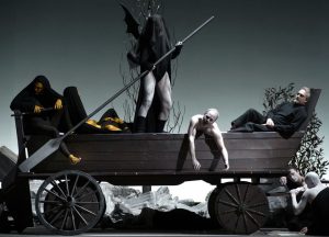 Carro de Ulises con barca y remo. Madera, hierro, pintura. Producción: 'Il ritorno d'Ulisse in patria' (2009). Precio de salida: 350 euros (Foto: Teatro Real)