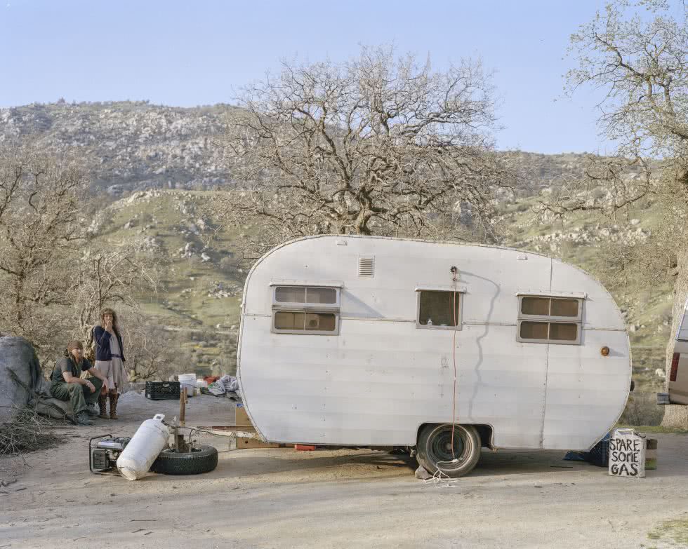 Justine Kurland. Préstame un poco de gasolina. 2010.