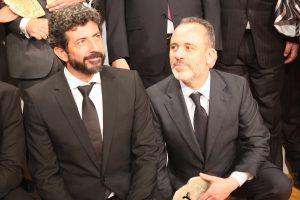 Alberto Rodríguez y Javier Gutiérrez, director y actor de 'La isla mínima', en los XX Premios Cinematográficos José María Forqué. Foto: Luis Martín.