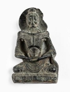 Buda histórico. Śākyamuni. Gandhara - Pakistán/Afganistán. Siglos II-III d. C. Esquisto. Museo de Culturas del Mundo de Barcelona. Foto: Jordi Puig.