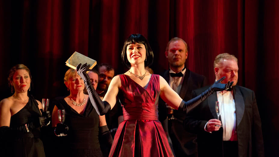 ENO. 'La Traviata'. 2015. Elizabeth Zharoff (Foto: Donald Cooper)ENO. 'La Traviata'. 2015. Elizabeth Zharoff (Foto: Donald Cooper)