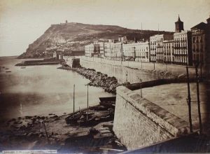 Charles Clifford. Barcelona. Muralla del mar y castillo de Monjuich, 1860.