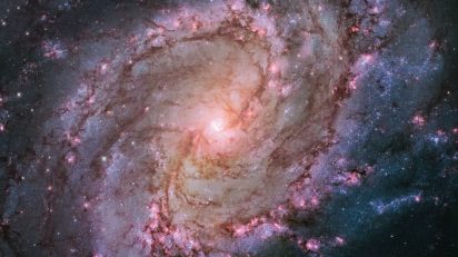 M83 Southern Pinwheel Galaxy classification: Barred Spiral Galaxy position: 13h 37m, –29° 51' (Hydra) distance from earth: 15,000,000 ly instrument/year: WFC3/UVIS, 2009–2012.