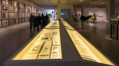 Books beyond Artists: Words and Images.