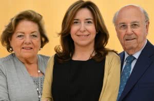 Josefina y Julio Sorigué junto a Ana Vallés, presidenta de la Fundació.