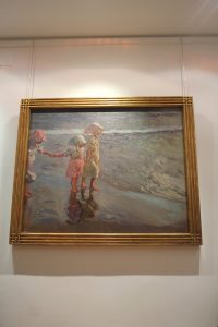 Presentación de 'Las tres hermanas en la playa' (1908), de Joaquín Sorolla y Bastida', en Christie's Madrid. Foto: Luis Martín.
