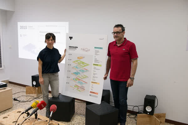 Ane Rodríguez Armendariz, directora cultural de Tabakalera, y Haritz Azkarraga, gerente.