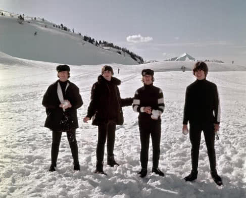 The Beatles en Austria en un 'break' de la filmación de 'Help', el mismo año que la banda tocó en Barcelona (Michael Ochs Archives, 17-3-1965).