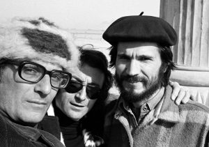 Elías Querejeta, Víctor Erice y Carlos Saura durante un viaje a Persia (1974). Foto: Archivo personal de Carlos Saura.