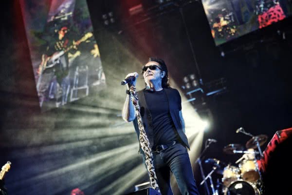 09/05/15. Concierto de Burning en el Barclaycard Center de Madrid. © Claudio Alvarez.