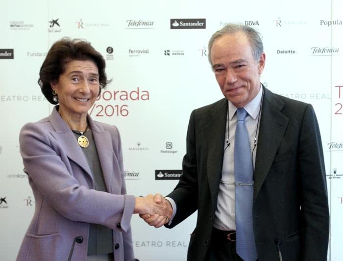 Paloma O’Shea y Gregorio Marañón, presidentes de la Fundación Albéniz y del Teatro Real en la firma del convenio entre ambas instituciones.