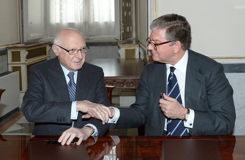 El acuerdo ha sido firmado en el Palacio Real por el presidente de Patrimonio Nacional, Alfredo Pérez de Armiñán, y el presidente del Real Patronato del Museo del Prado, José Pedro Pérez-Llorca.