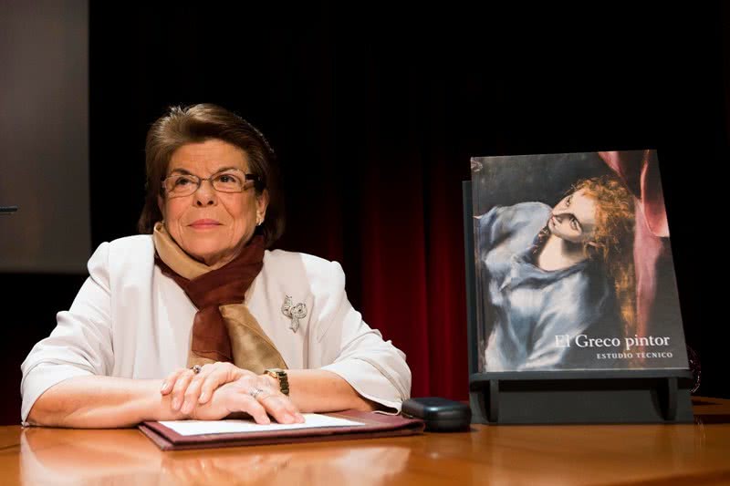 Carmen Garrido, autora del libro 'El Greco pintor. Estudio técnico'. © Museo Nacional del Prado.