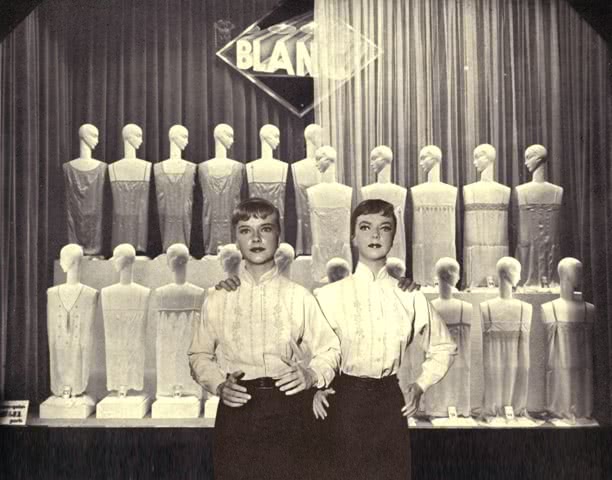 DIS BERLIN. BELLE DE NUIT.