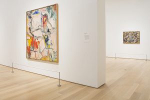 En primer plano, 'Interchange', de De Kooning. Detrás, 'Number 17A', de Pollock, en su sala en el Instituto de Arte de Chicago.
