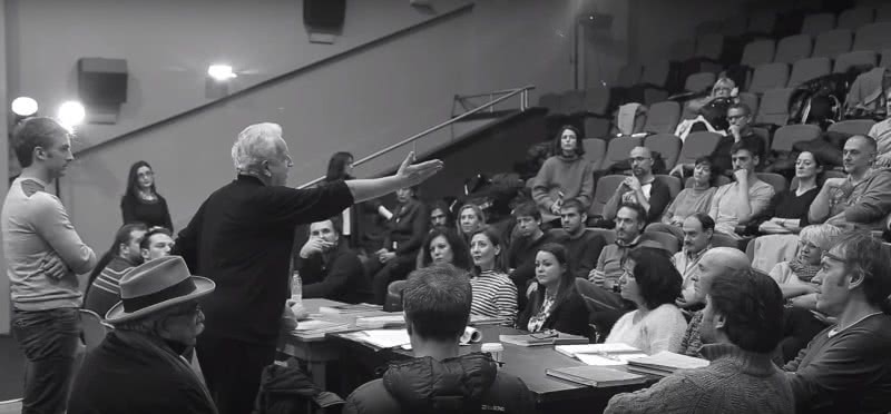 José Carlos Plaza en el primer ensayo de 'Juan José', en el que sus dos directores se reúnen con todo el elenco.