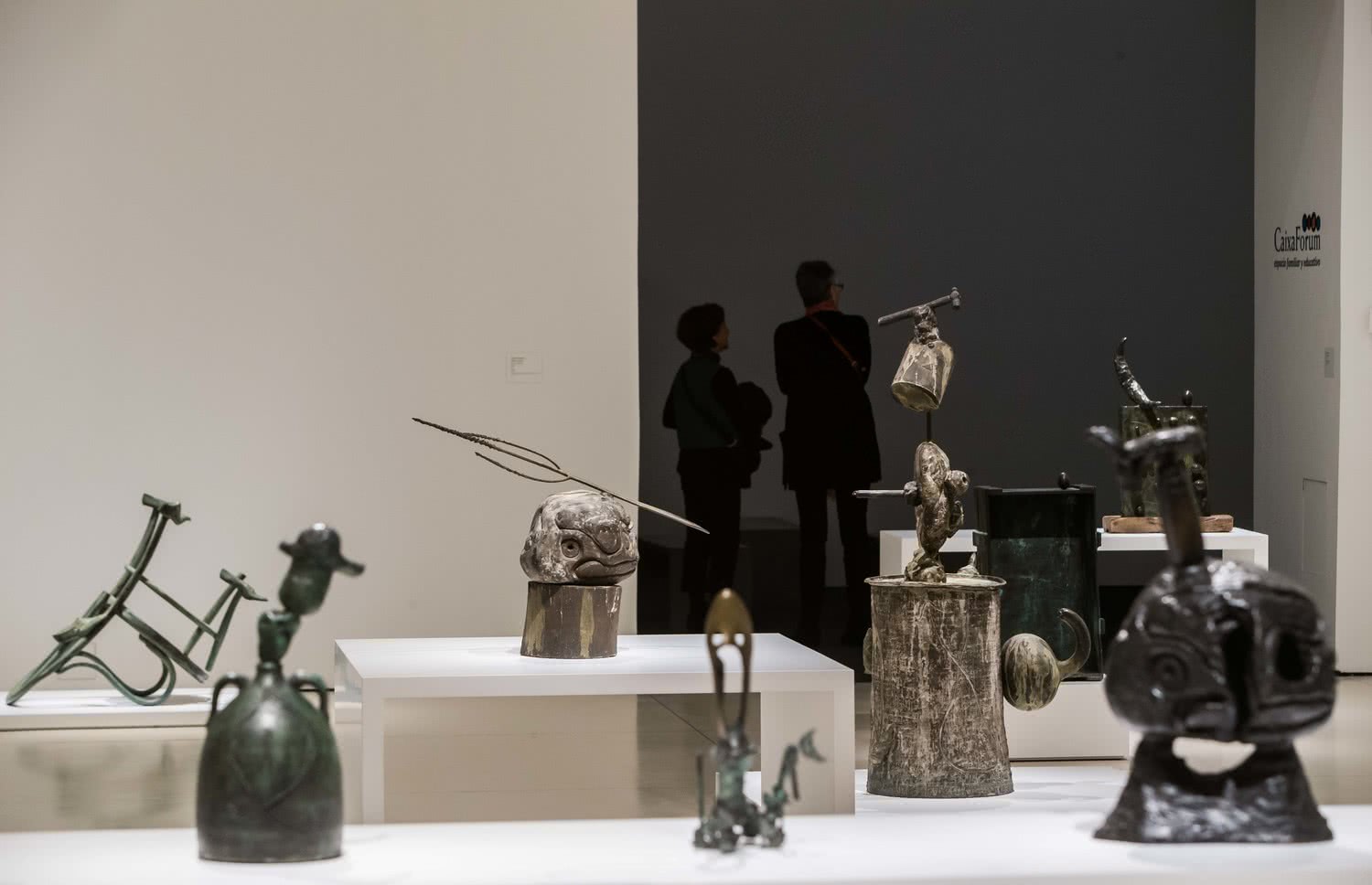 Vista de la exposición Miró y el objeto en CaixaForum Madrid.