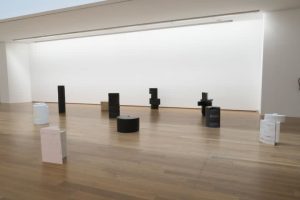 María Luisa Fernández. Vista da exposición je, je… luna. Foto: cortesía MARCO Vigo/Enrique Touriño.