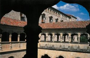Claustro de la enfermería del Monasterio de Santa María de El Parral.