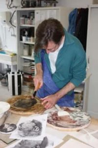 David Trullo en la Escuela de Cerámica de Moncloa. Foto: Carlos Sánchez.
